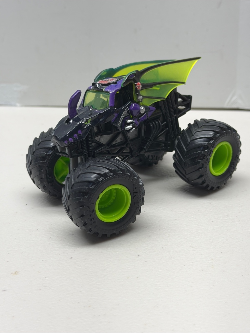 2021 Monster Jam  Trucks 1:64 Spin Master Bakugan Dragonoid Toy
